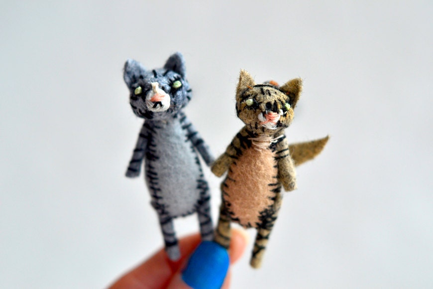 custom cat pin - miniature kitty brooch pin - 3d pet portrait