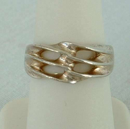 Sterling Band Ring Openwork Woven Waves Size 6.5 Signed TH Vintage Silver Jewelry