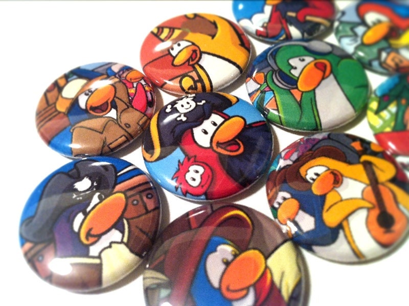 CLUB PENGUIN - a pinback button set