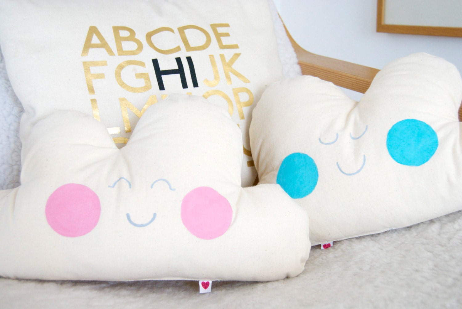 Pair of mid-sized HAPPY CLOUD pillows
