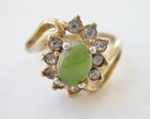 Vintage 80s Traditional Cottage Chic Goldtone Gold Tone Prong Set Jade Green Cabochon Clear Rhinestone Size 7 Ring
