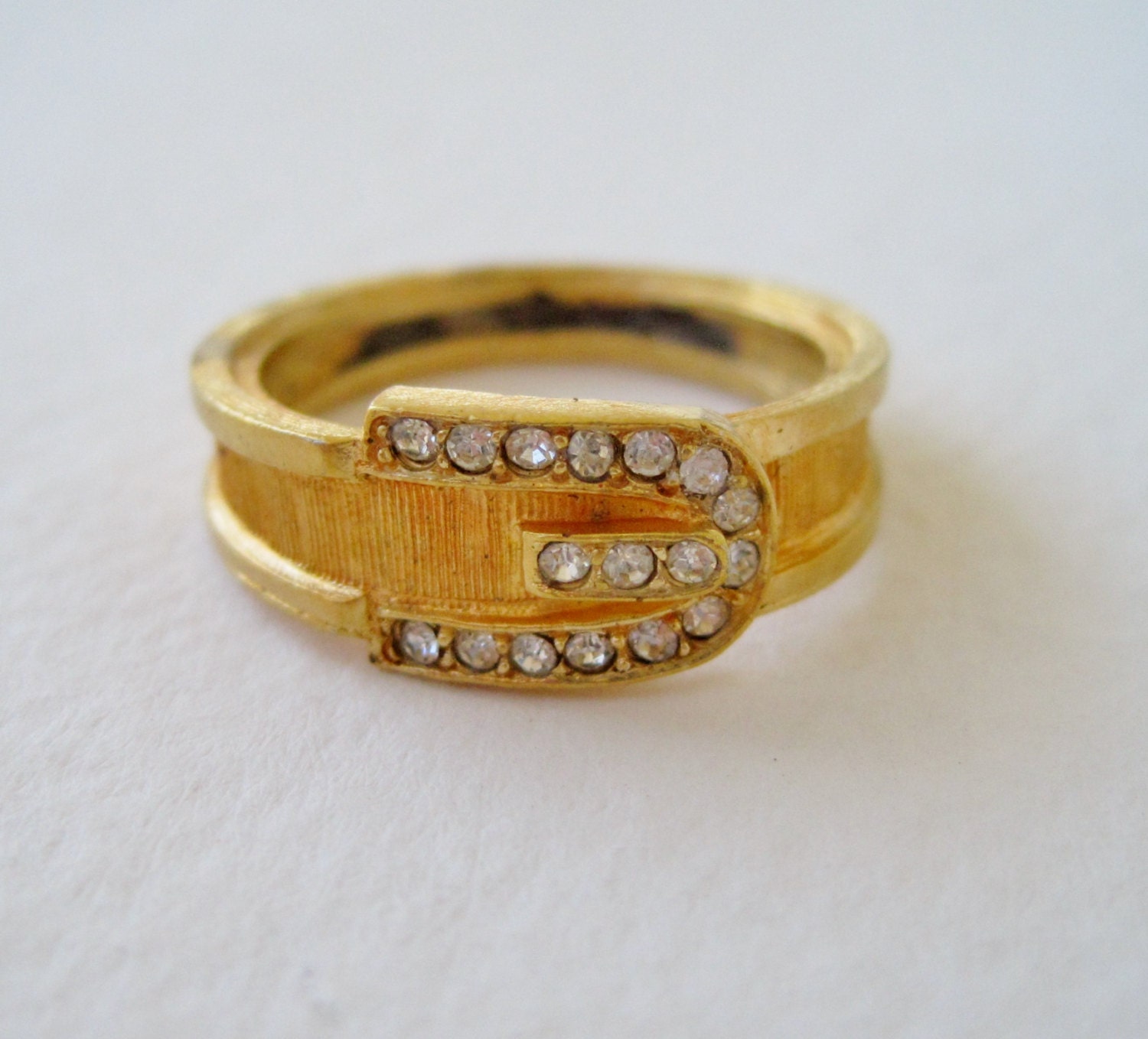 Vintage 1973 Modern Preppy Signed Avon Buckle Brushed Goldtone Gold Tone Clear Rhinestone Size 7.5 Ring in Original Box