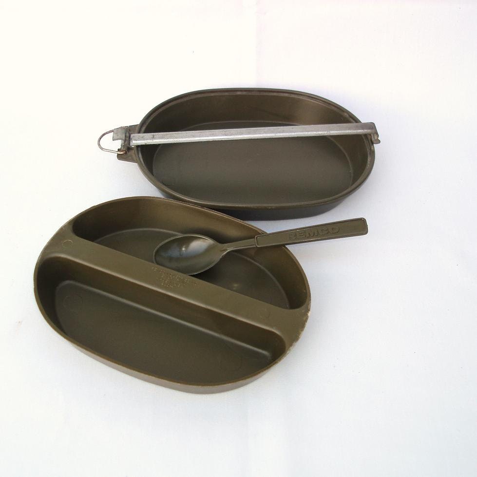 Mess Kit, Vintage Toy, G I Joe, Boys Room Decor, Boys Toys / Army Green