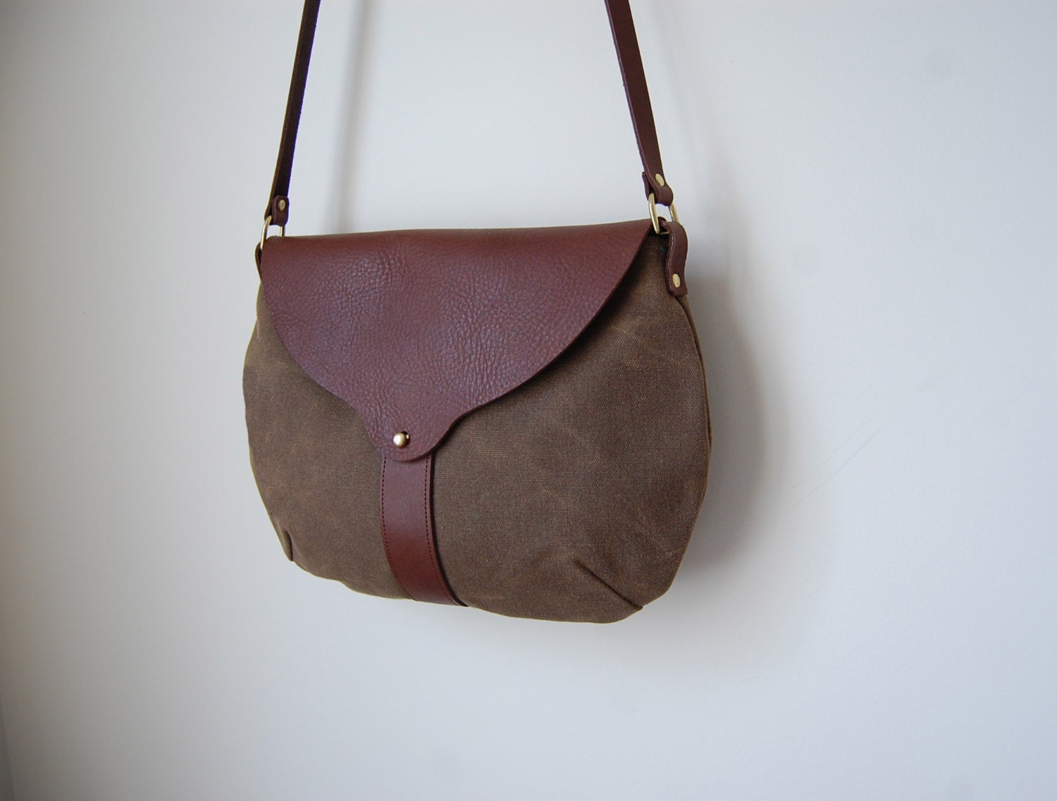 The Taplin Purse in Bark Tan Waxed Canvas with Emerald Teal Lining