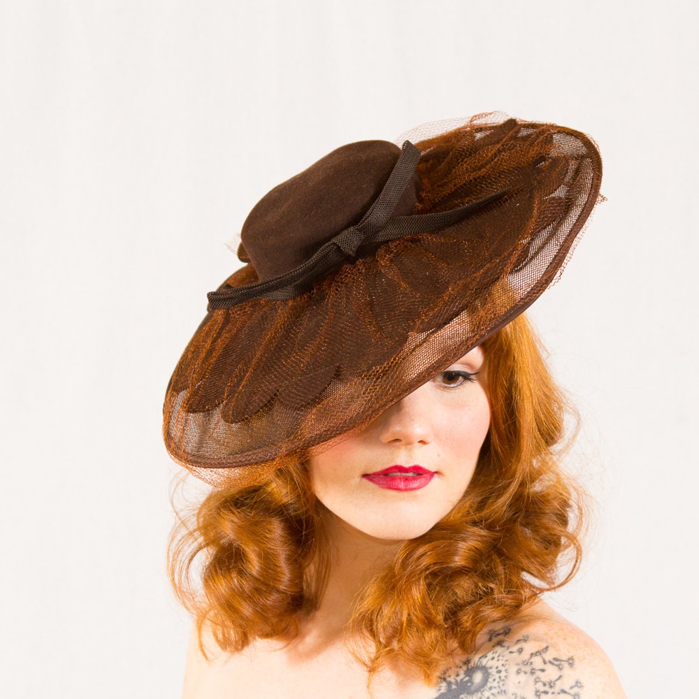 1940s vintage hat / tilt hat / Sheer Delight