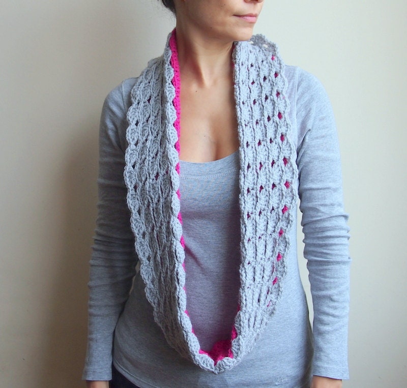 PDF Infinity scarf PDF crochet pattern - circle lace loop double face- DIY tutorial - Quick and easy gift