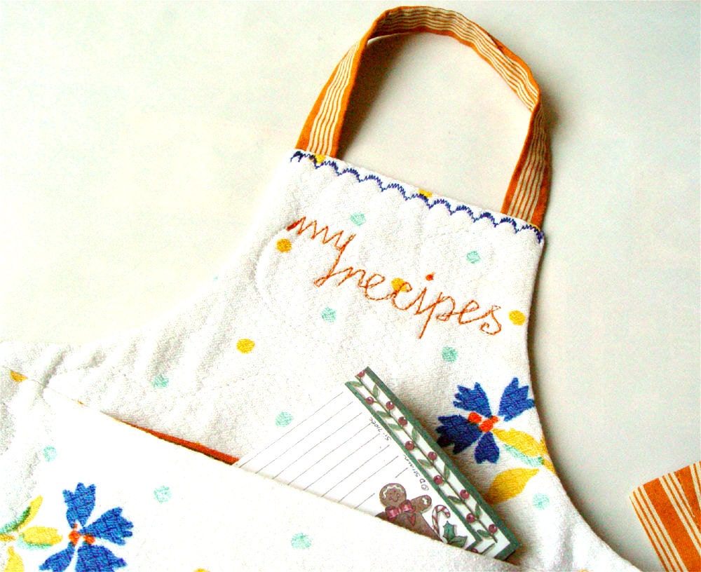 MINI APRON, Kitchen Decor, Wall Pocket, White Orange - BozenaWojtaszek