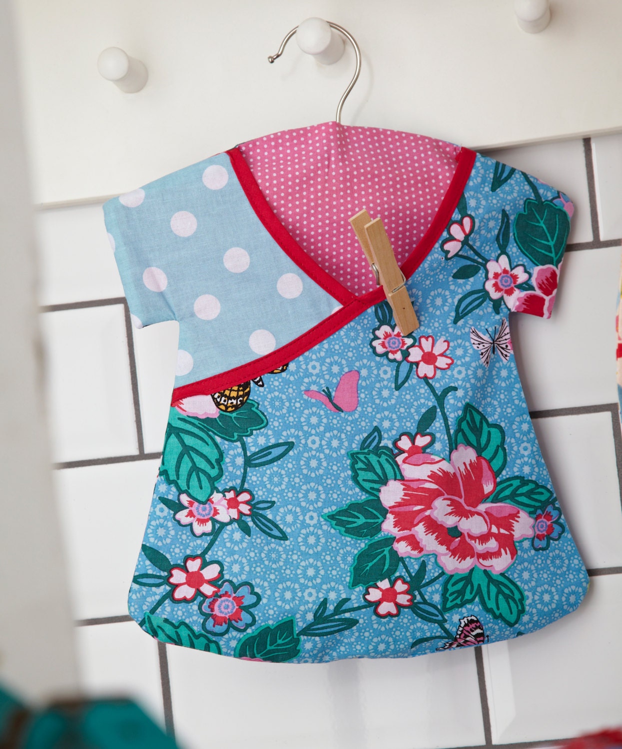 Clothes Pin Peg Bag - Oh La La - French Style Retro Dress - removable cover, wooden hanger