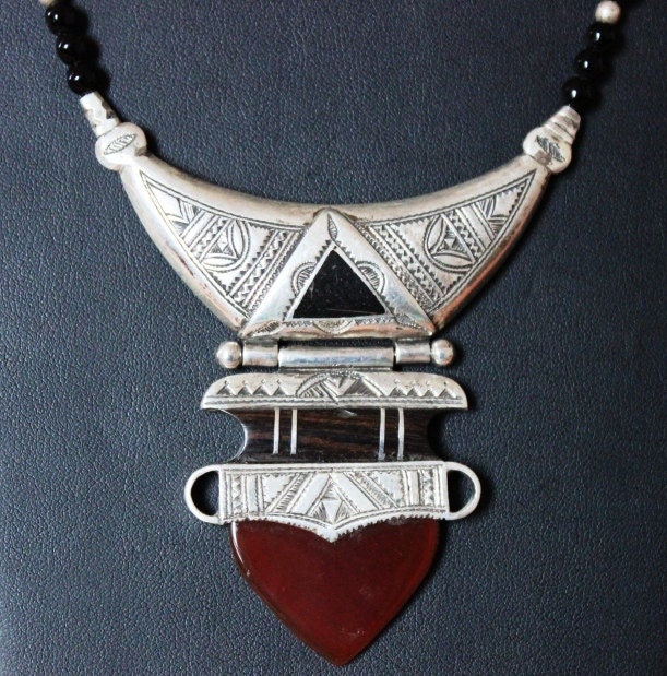 Antique Tuareg Pure Silver with Agath in Heart Shape