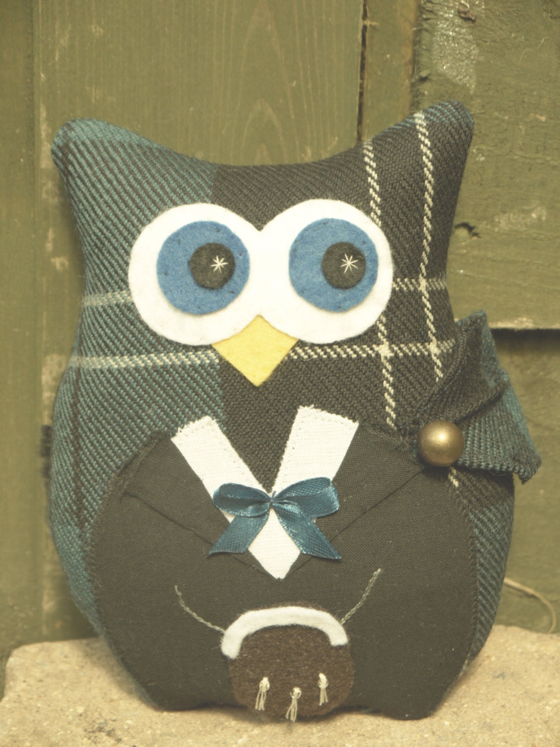 Customized Bride and Groom Wedding Owls - Perfect Wedding gift for couple - Made to match colour scheme. Scottish Wedding.