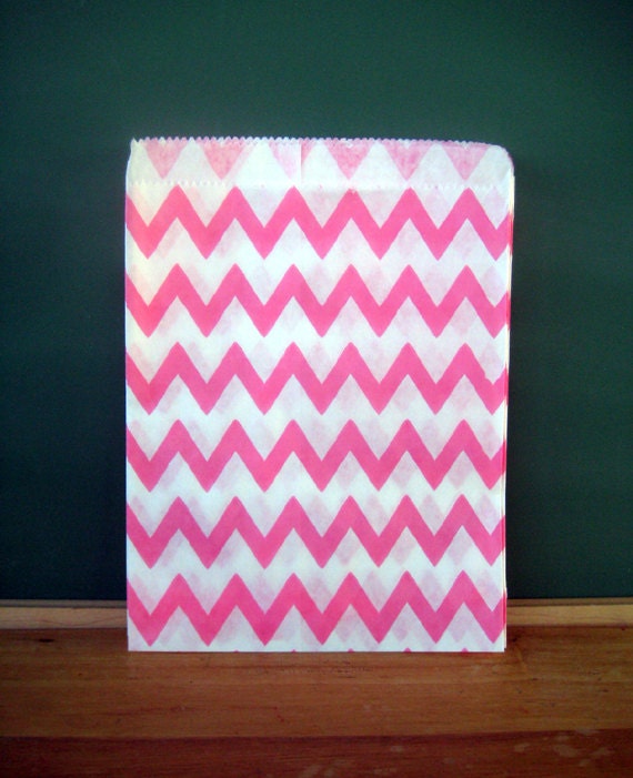 Pink Chevron Paper Bags -25- Candy Buffet, Party Favor, Wedding Favor - 5 x 7 Medium Goodie Bags