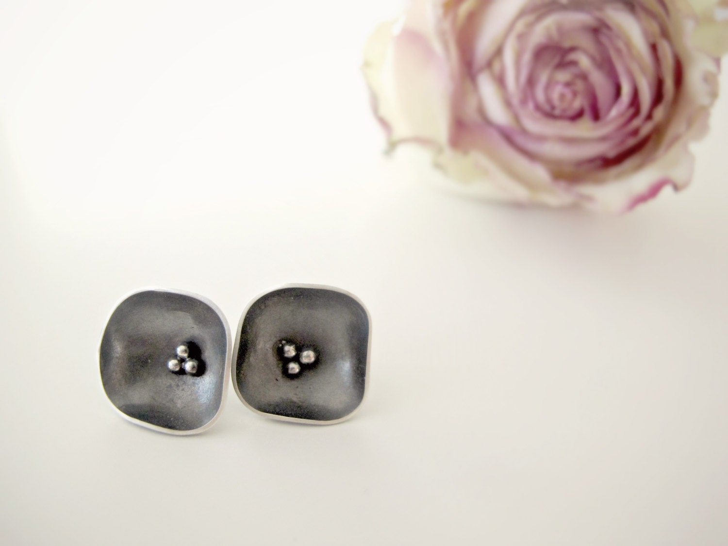 Stud earrings,sterling silver,oxidized,flower,black - Black flower