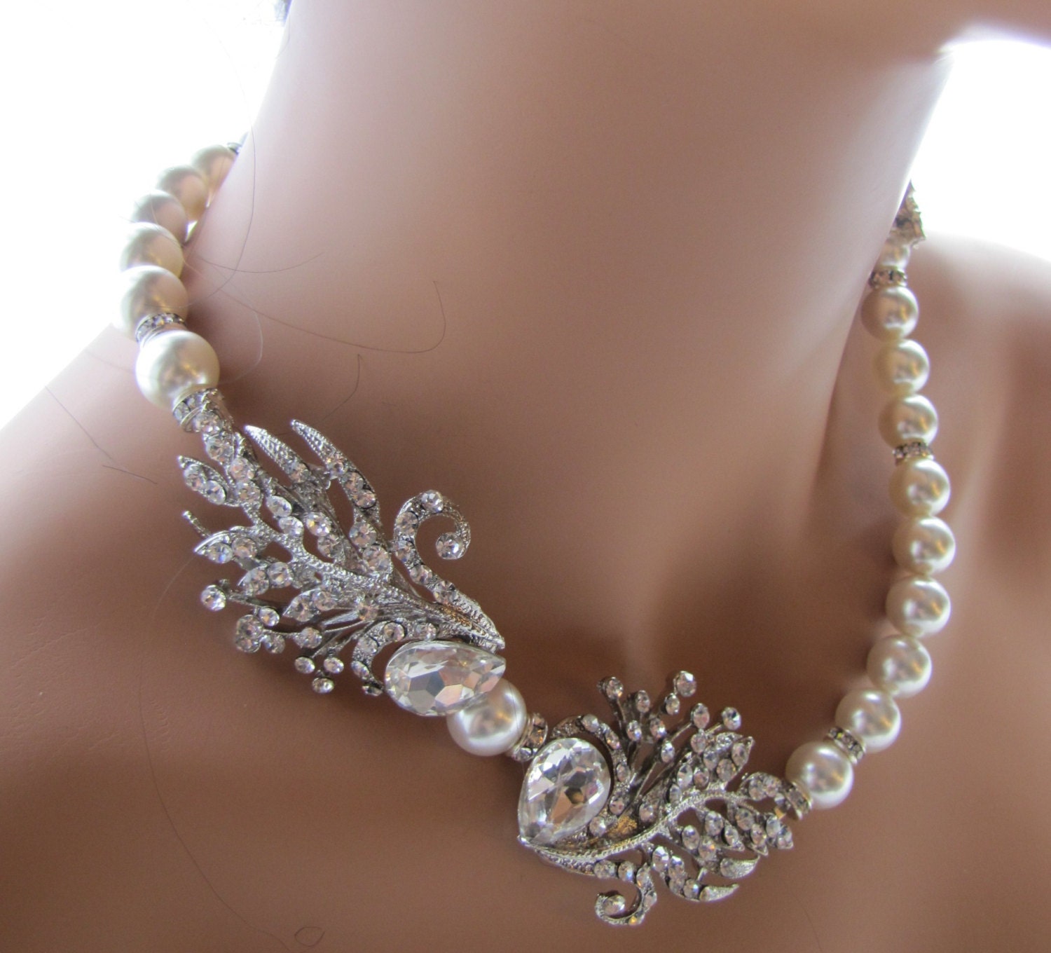 Statement bridal pearl necklace, white South sea shell pearl,  wedding necklace, rhinestone broochs - Chloé