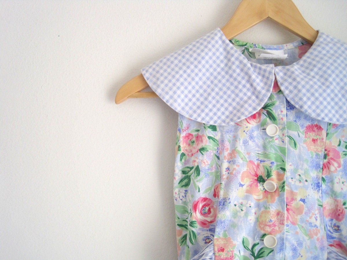 vintage 70s dress / floral print dress with peter pan collar / pastel dress with gingham collar / button down with tie