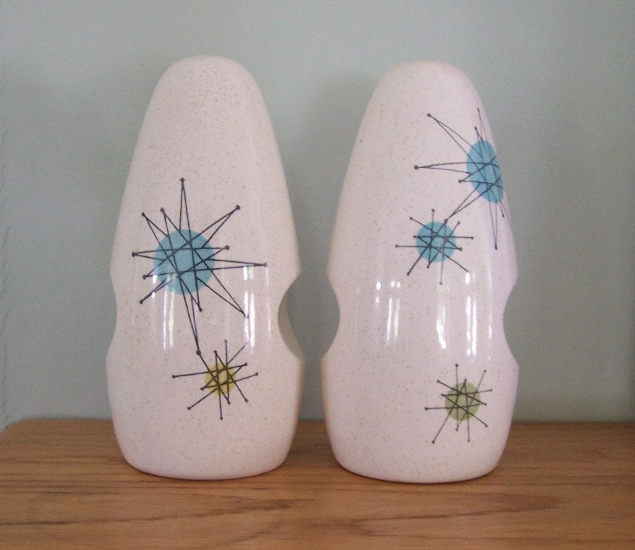 Franciscan STARBURST Oversize Salt n Pepper Shakers Set .  AToMiC  . Mint