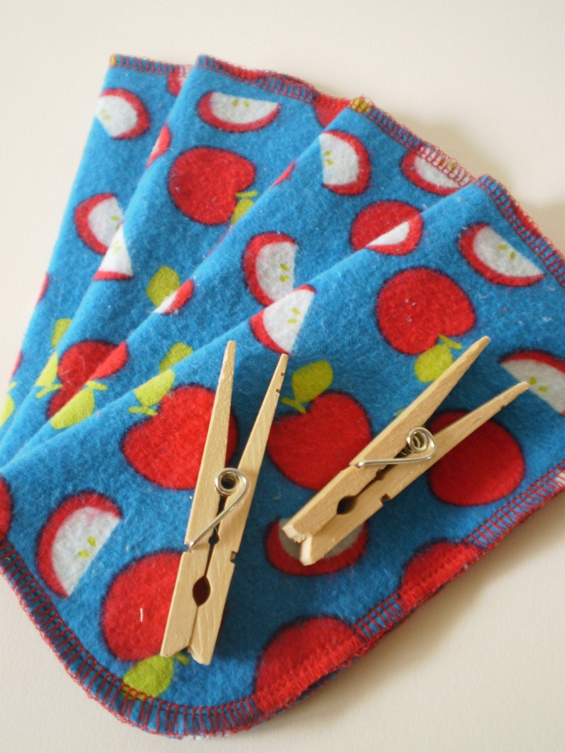 Cloth Napkins--Set of 4--Apples--Ready to Ship