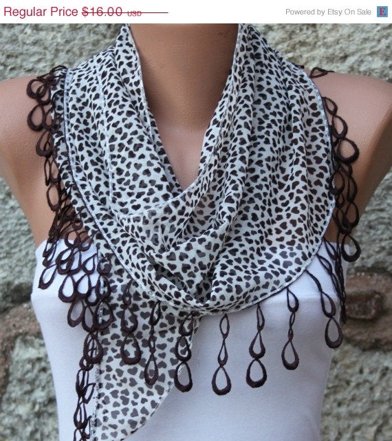 BIG SALE Heart Scarf - Cowl Scarf with Lace Edge - Brown - fatwoman