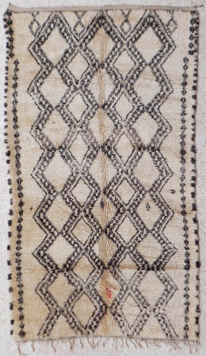 natural virgin wool carpet BENI OUARAIN berber rug from Morocco