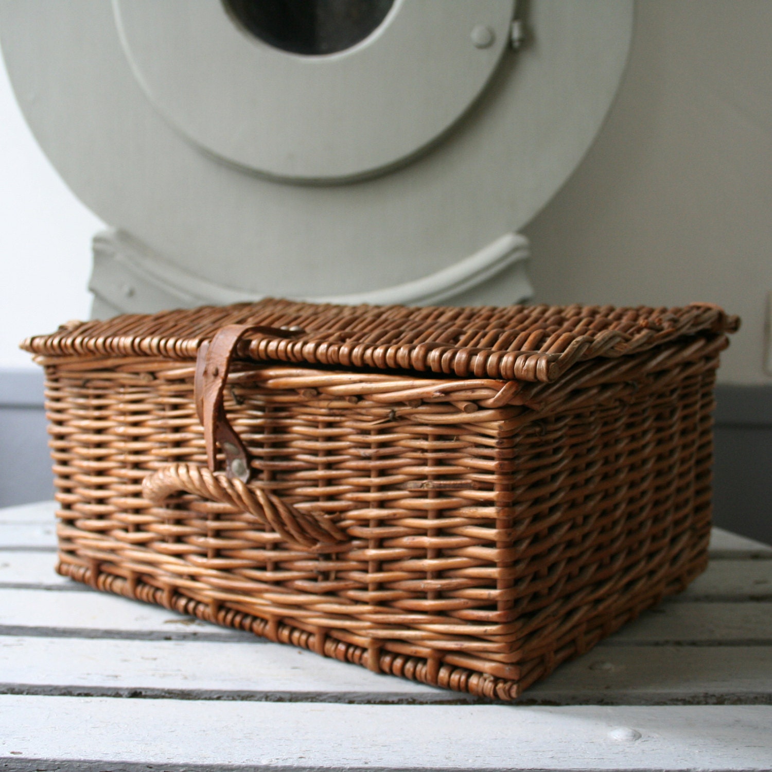 Vintage French Pilgrims Picnic Basket from Paris