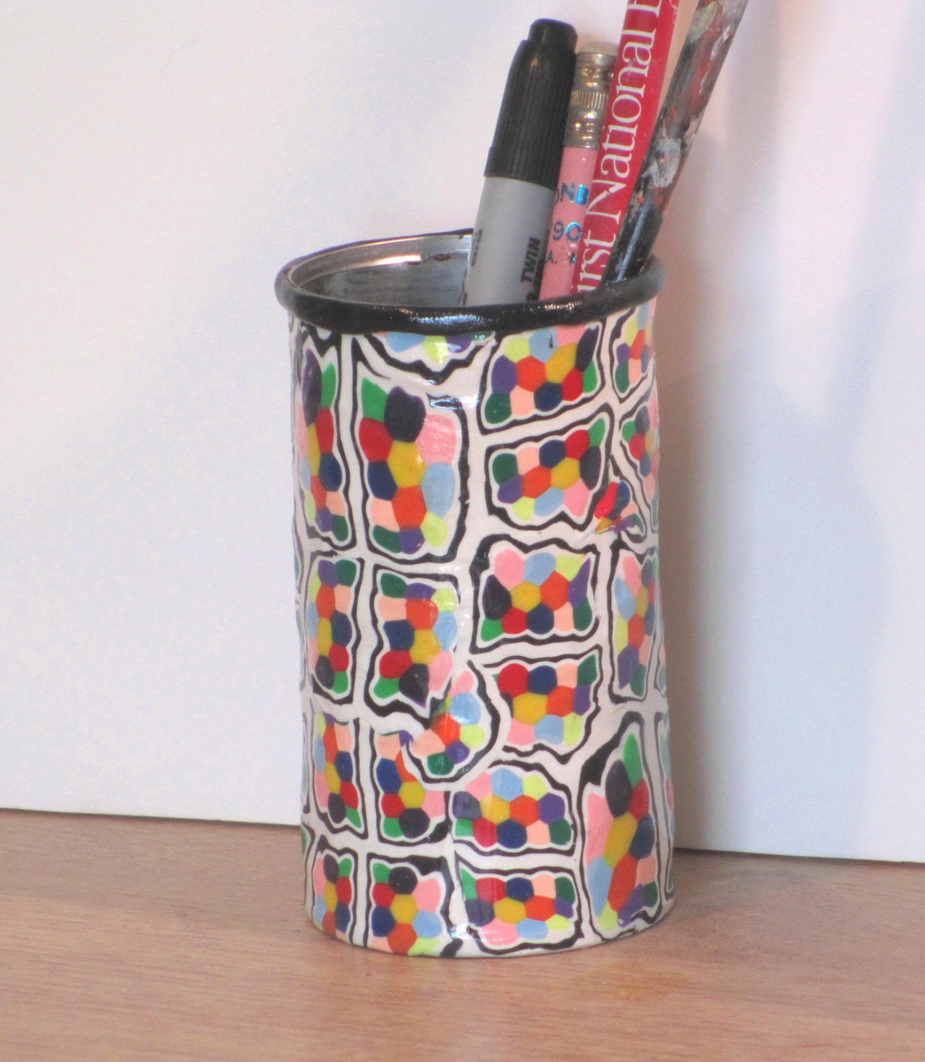 Black & white and multi colored dots Pencil/pen holder