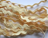 Rick Rack Trim - 1/2" Polyester - 5 yards of Butter