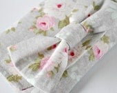 Purse wallet pouch: Tilda Old English roses in pink and light grey with bow.