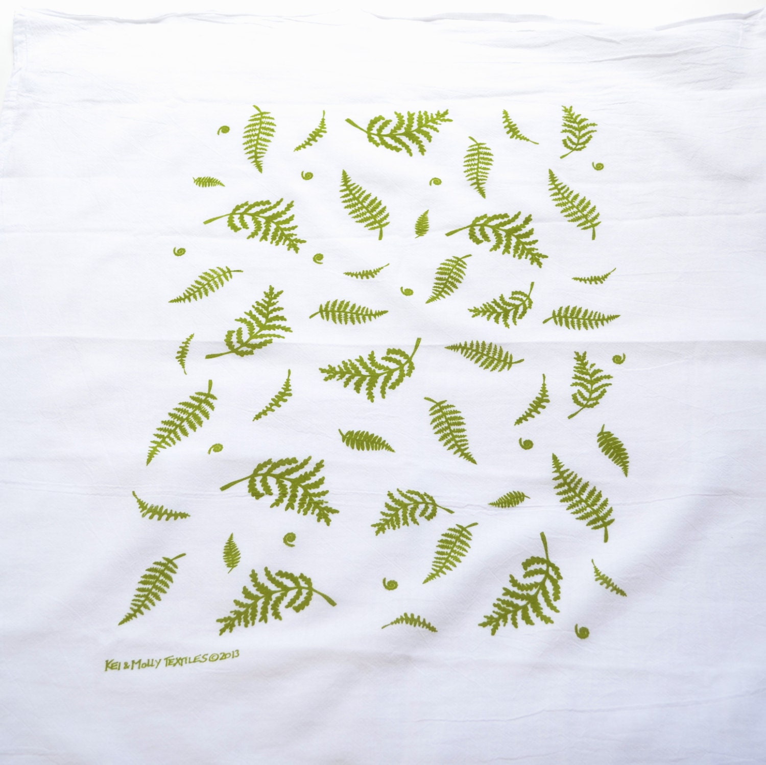 Flour Sack Dish Towel - Ferns: Green or Red