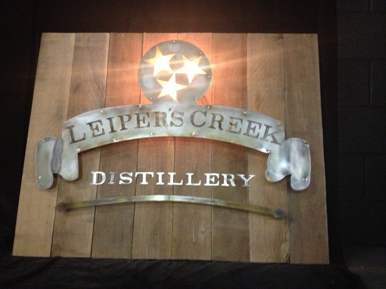 Sign custom metal logo