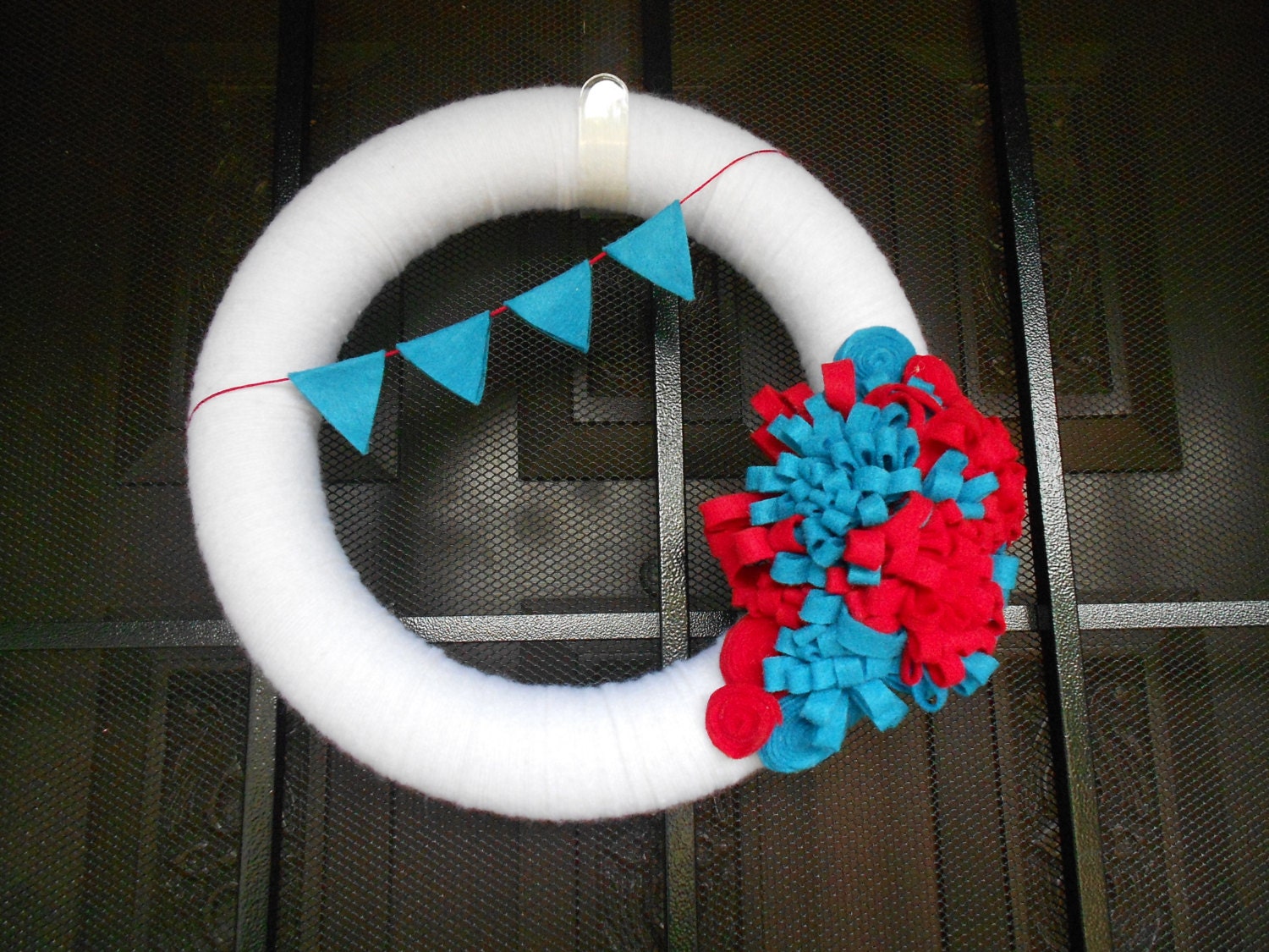 White Red Aqua Bunting Yarn & Felt Wreath