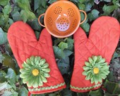 Sunflower Summer Oven Mitt Set -  Insulated Hot Pad, Wild Crow Farm,. Orange and Green Kitchen