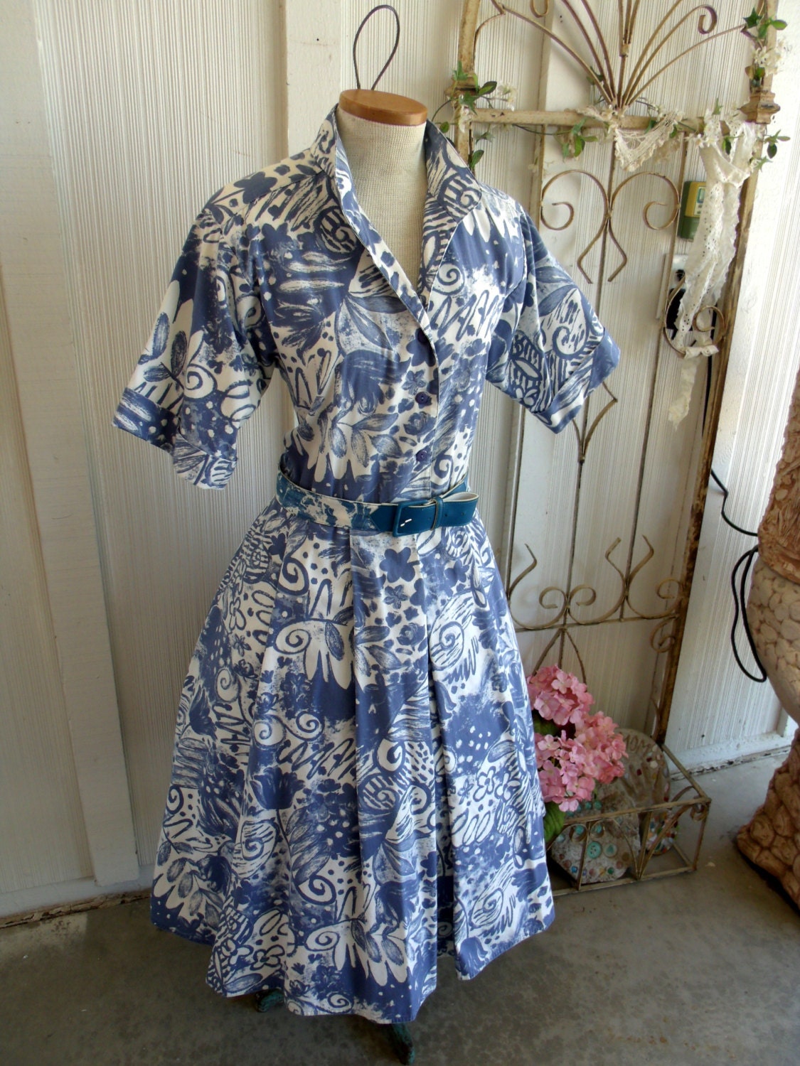 Vintage Willi of CA Dress Full Circle Skirt 80s does 50s Pleat Back  Bodice Dolman Sleeves Abstract Bust 38