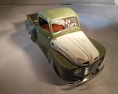 1950s Ford pickup truck in 1/24 scale in green moss color