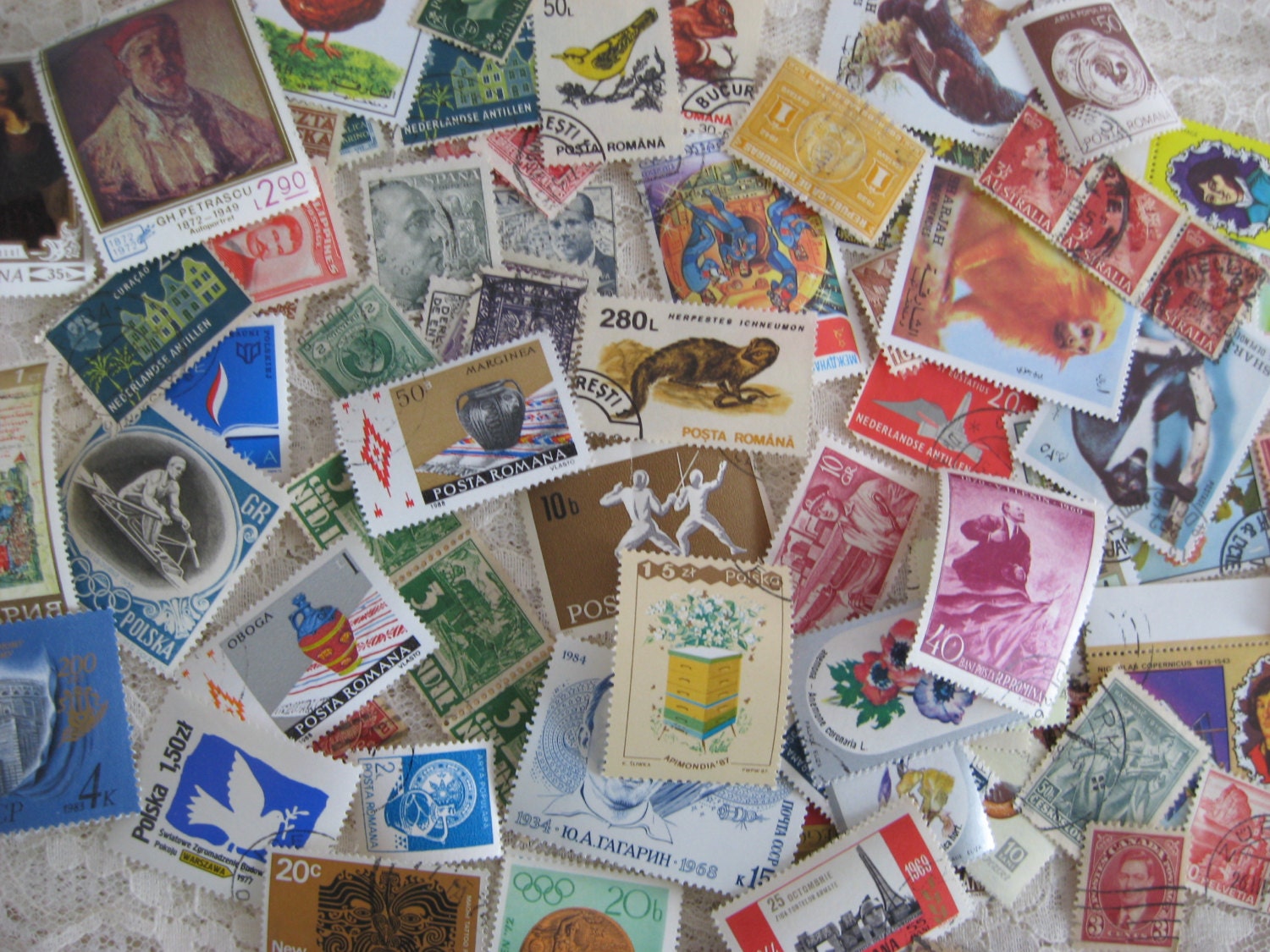 100 Vintage Foreign Stamps, Paper Tag Supplies, Philatelist Paper Pack DIY kit, Postage stamp destash, Scrapbooking, Wedding Supplies 39P