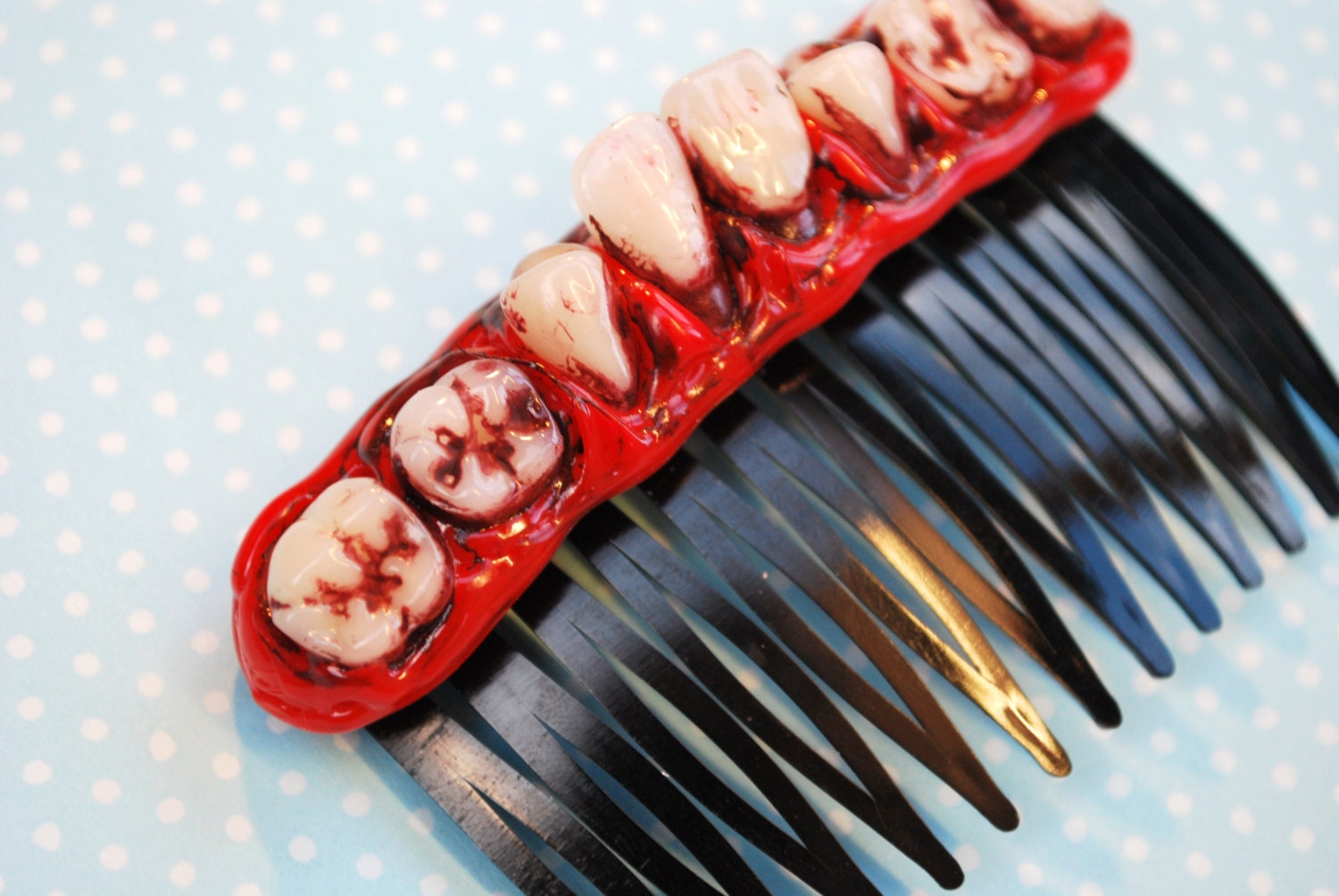 Human tooth gummy hair comb