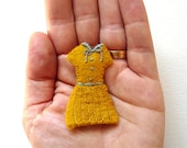 Women's BROOCH 1950s Style Miniature Dress Felt Brooch Mustard - SYBIL