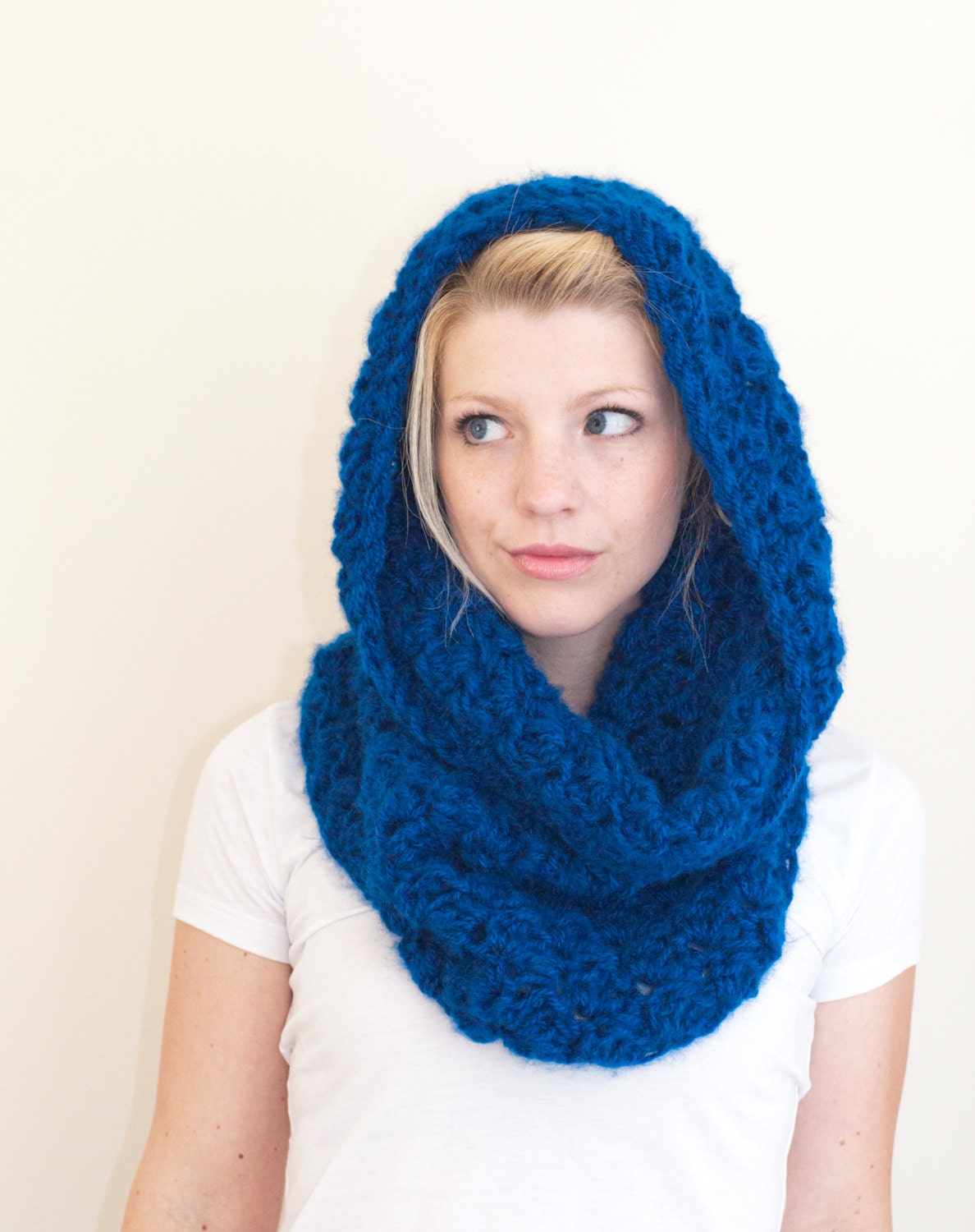 The Chunky Cowl Scarf Shawl Hood - Royal Blue