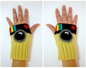 Instagram Mini Wristies. Camera Wristwarmers. Instagram Camera Fingerless Gloves. Crochet Mitts for Photographers.