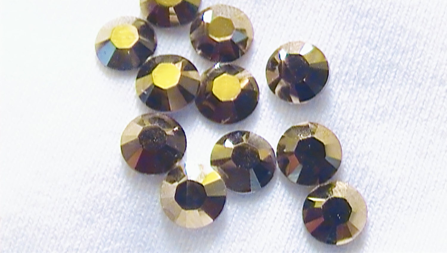 SALE Dorado 2028 Swarovski Elements Rhinestones, 20ss Flat back 10 pieces