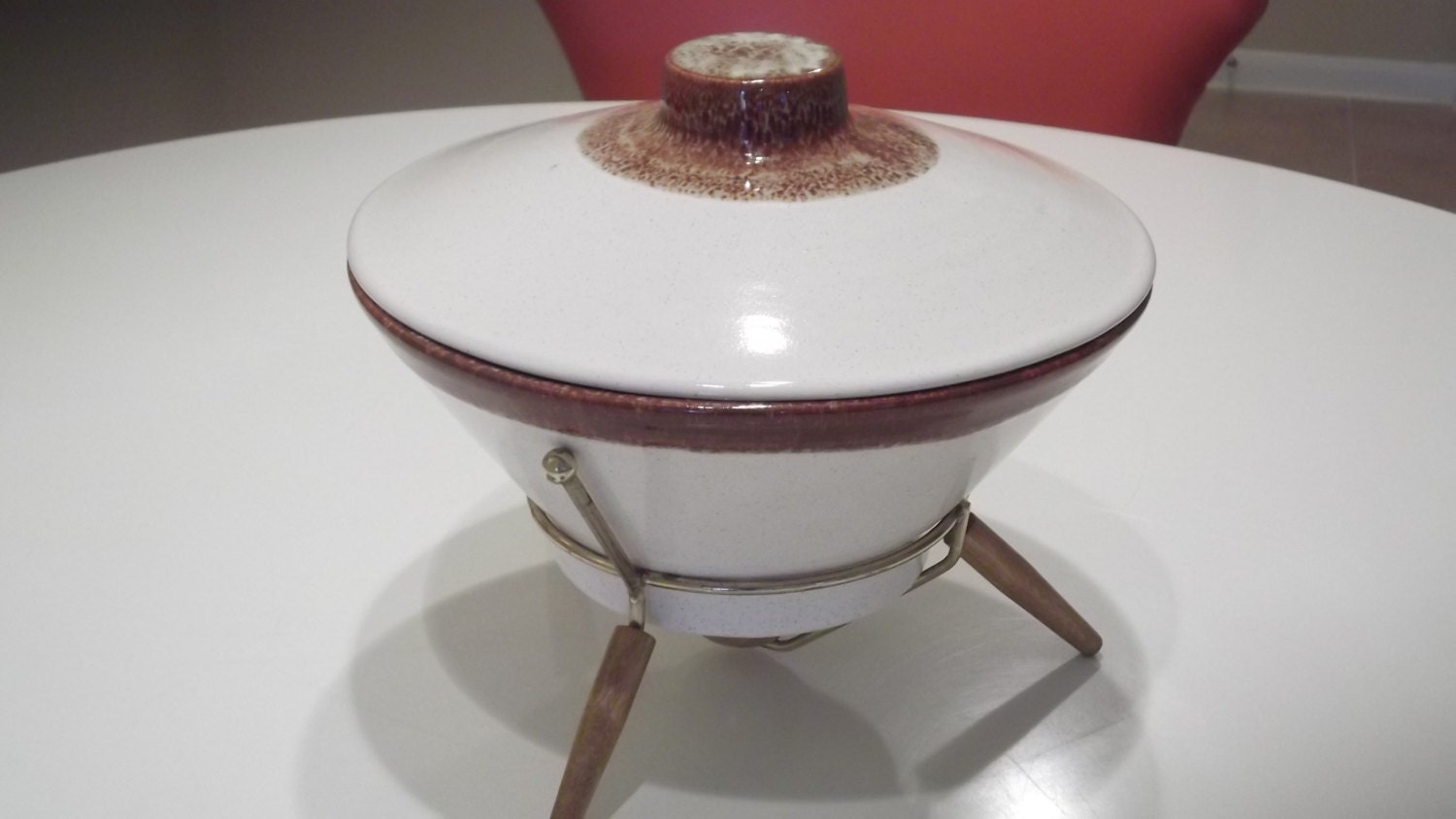 Vintage Pfaltzgraff Atomic Casserole Dish With Lid and Stand