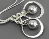 Gray Pearl Earrings,SET OF 5, Sterling Silver Infinity Earrings, Silver Pearl Drop Earrings, Bridesmaid Jewelry, Dangle Earrings, Wedding
