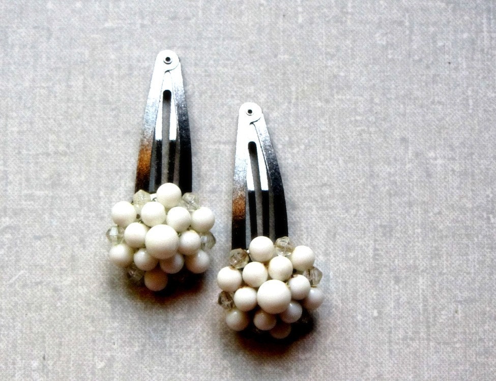 White Cluster Bead Hair Clips, White and Silver Hair Clip Set, Retro, Hair Fashion, Gift for Her
