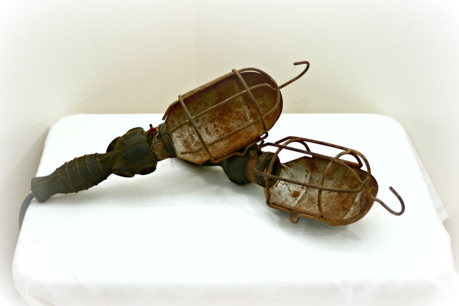 Set of 2 Vintage Trouble Lights