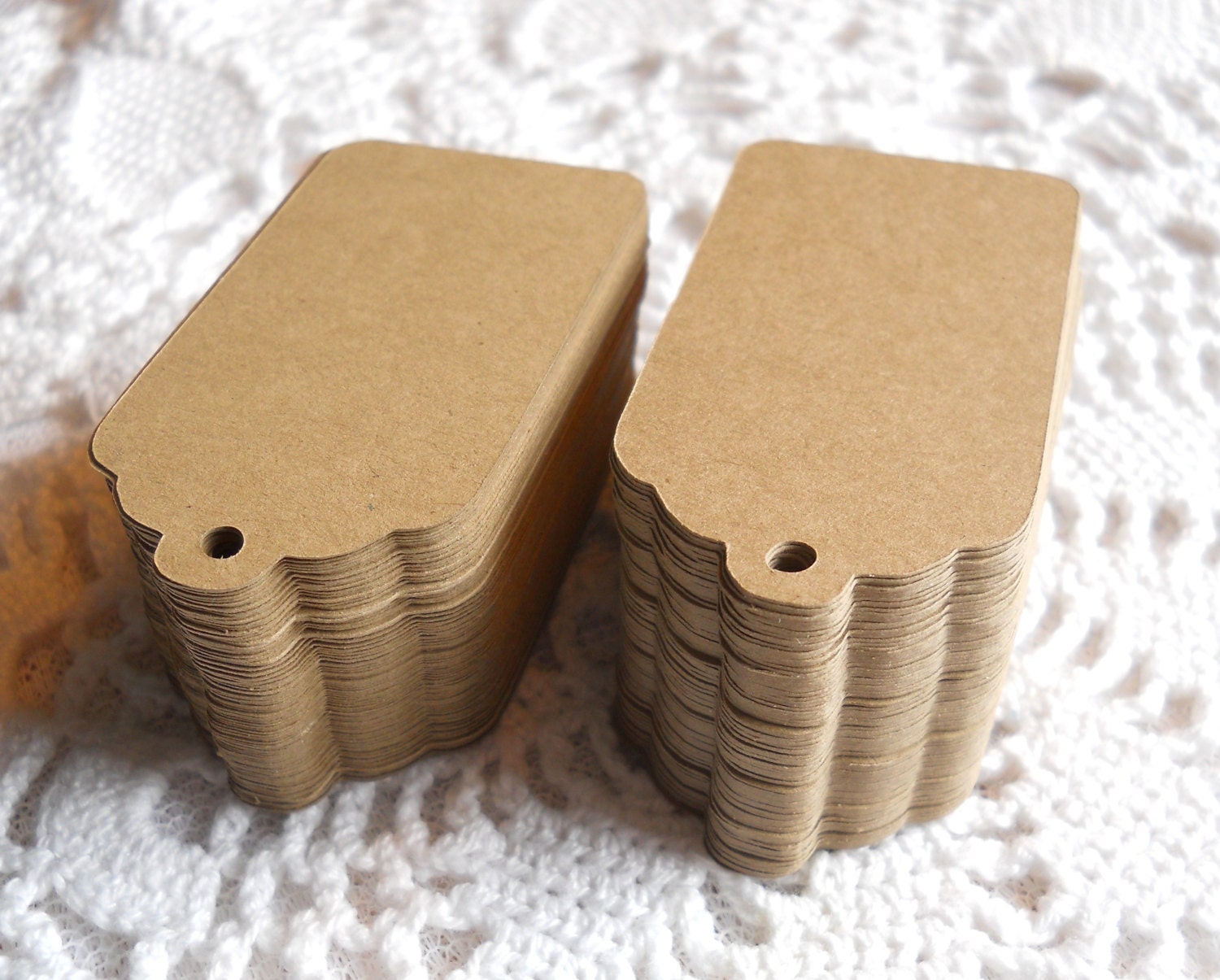 Kraft Tags Price Tags Brown Paper Favor Label with Scalloped Edges - set of 200