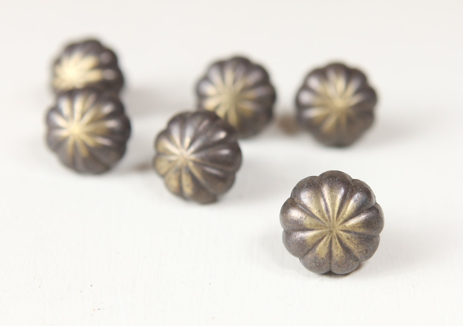 Vintage Brass Small Round Drawer, Cabinet Pulls, w/ flower shaped (set of 6)