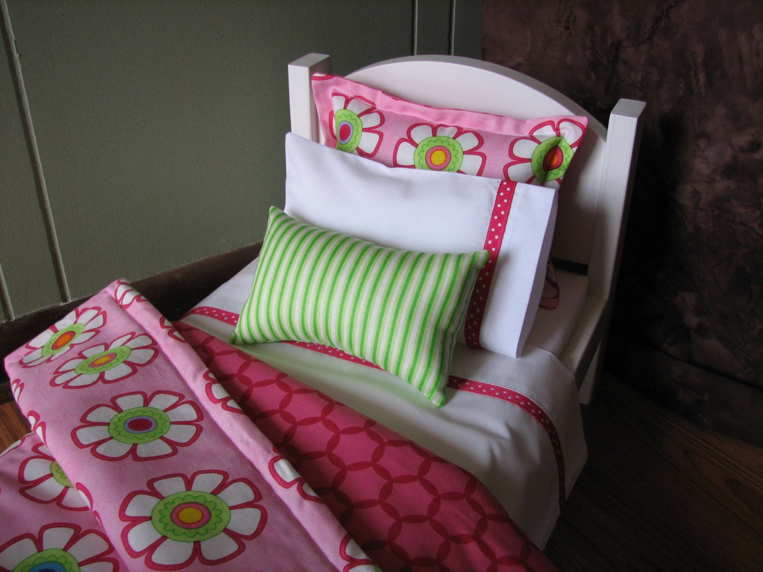 American Girl / 18" doll sized bedding - "Good Morning" in Pink