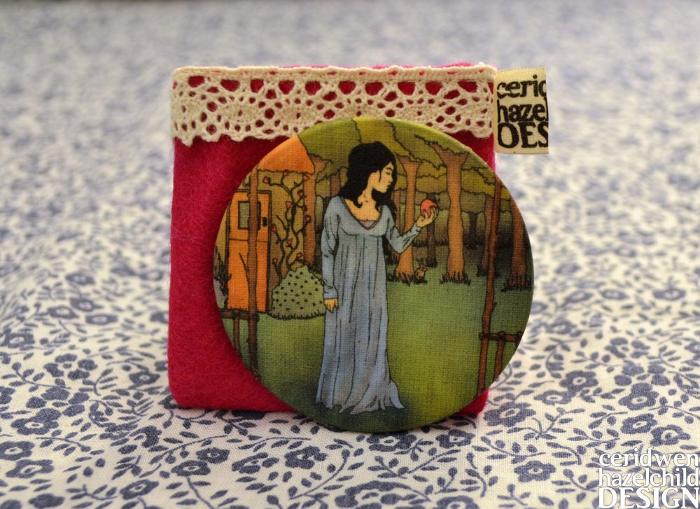 Fabric Snow White Illustration Pocket Mirror