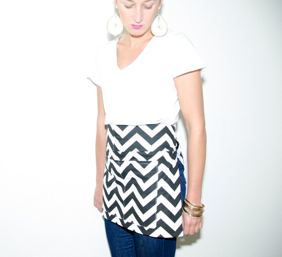 Black and White Chevron Print Half Apron Modern Crafter Vendor Gardener Teacher
