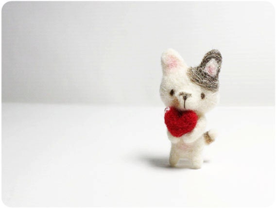 Didi Cat - needle felted wool brooch, crystal bead