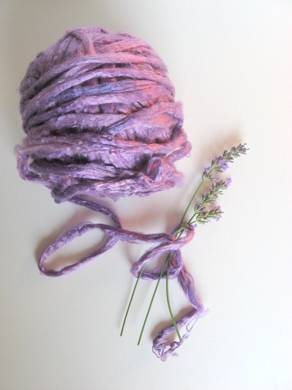 1 oz (28 g) Mulberry Silk Top Roving Fiber LIGHT LAVENDER - Hand dyed