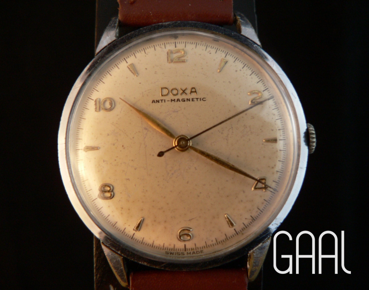 Aged 37mm Doxa watch with marked crown